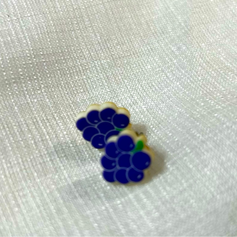 Vintage Avon Children’s Grape pierced earring set